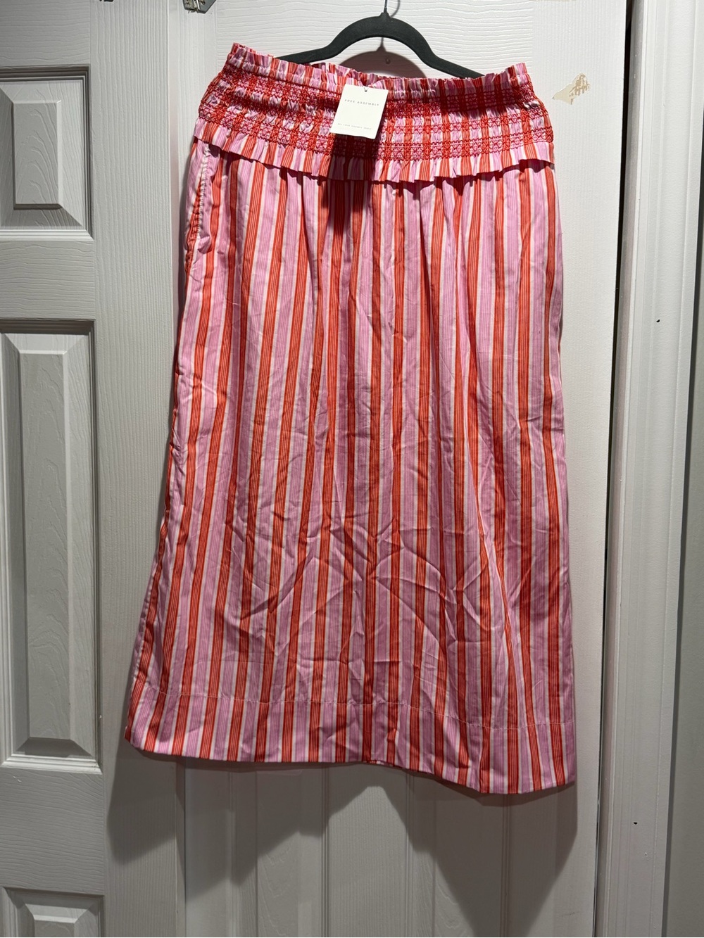 Free Assembly Women’s Smocked Midi Skirt NWT Size S -